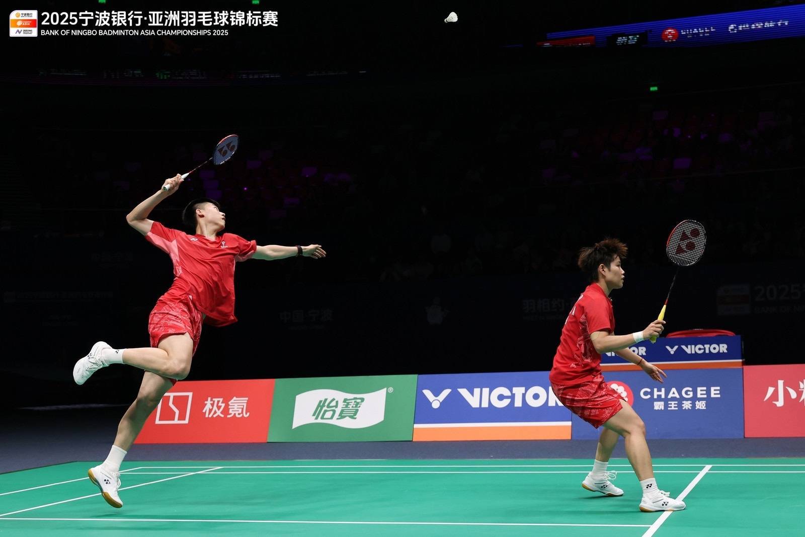 开云- 羽毛球锦标赛上演强强对话,姑苏霹雳队逆转江南天虎队,团队配合流畅;锋线火力回暖