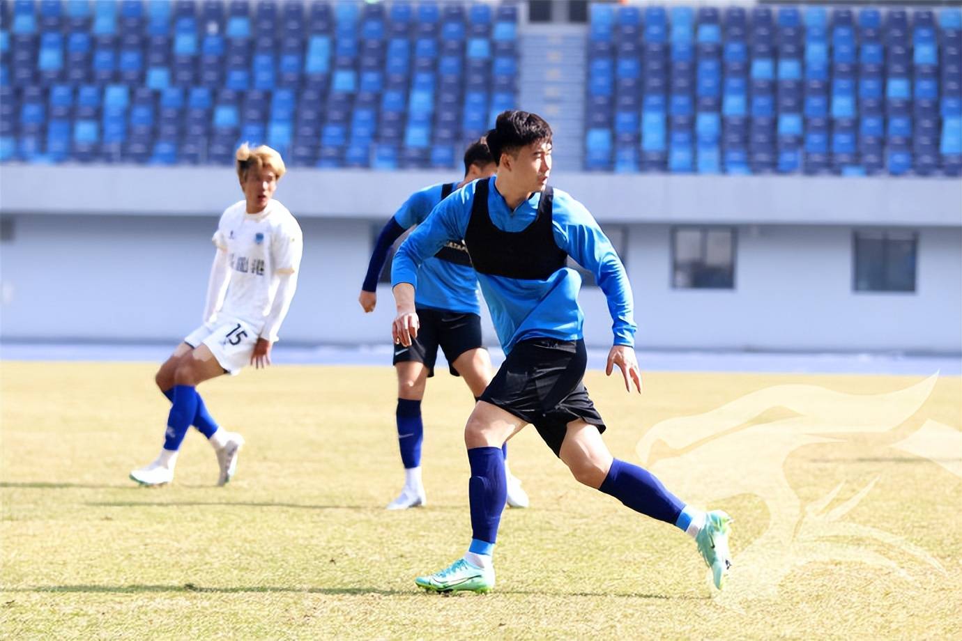 开云-武汉三镇发布备战花絮，赛前队长鼓劲，中超任务艰巨，心理建设被强调的简单介绍