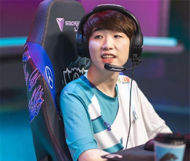 详细阅读:Kaiyun-关于Rookie爆冷击败法国队,回归赛场引爆全场!的信息 Kaiyun-关于Rookie爆冷击败法国队,回归赛场引爆全场!的信息