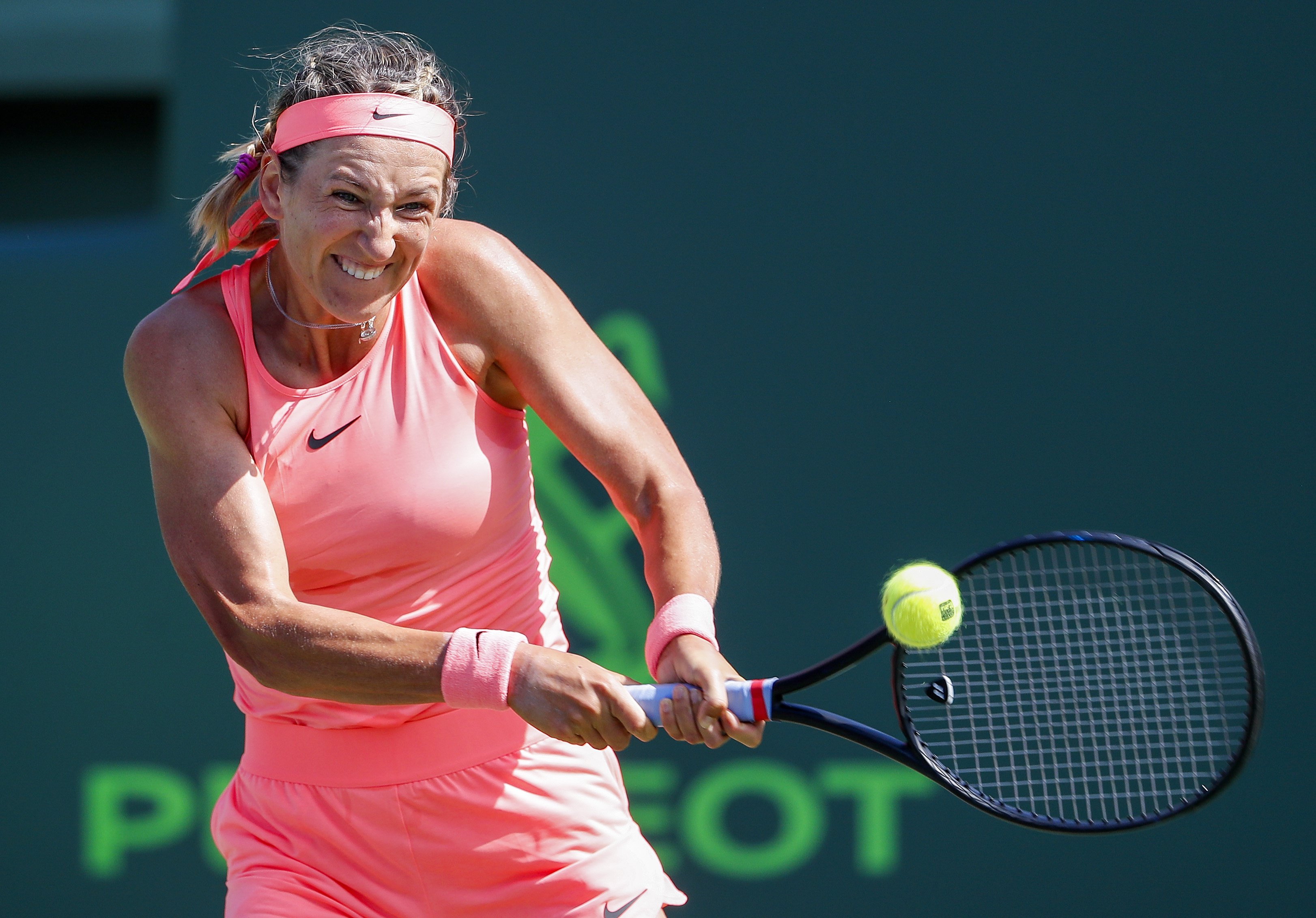 开云-阿扎伦卡连续十五场比赛得分超过挺进下一轮,勇士挑战极限!的简单介绍